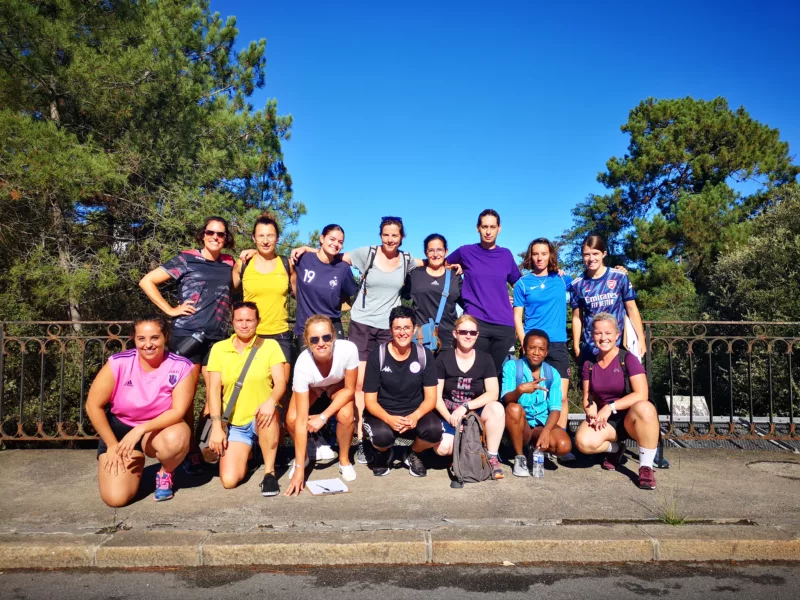 Groupe de filles sur Les Secrets